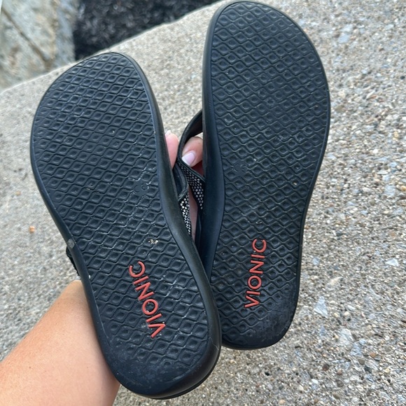 Vionic women’s black sandals size 9 - Picture 5 of 5